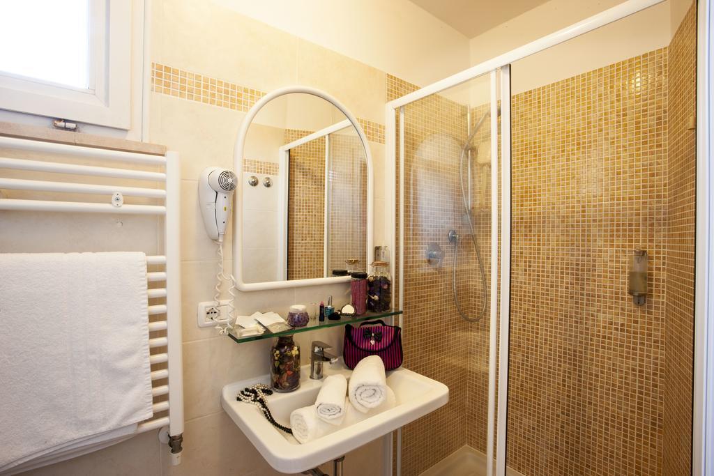 Hotel Locanda Rosy Κατόλικα Δωμάτιο φωτογραφία