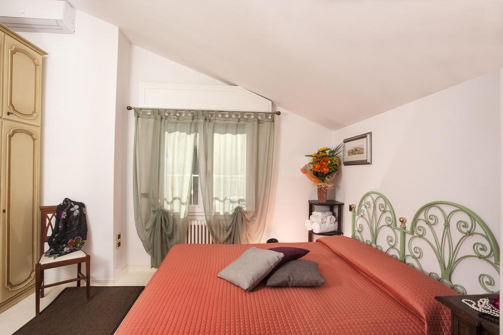 Hotel Locanda Rosy Κατόλικα Δωμάτιο φωτογραφία